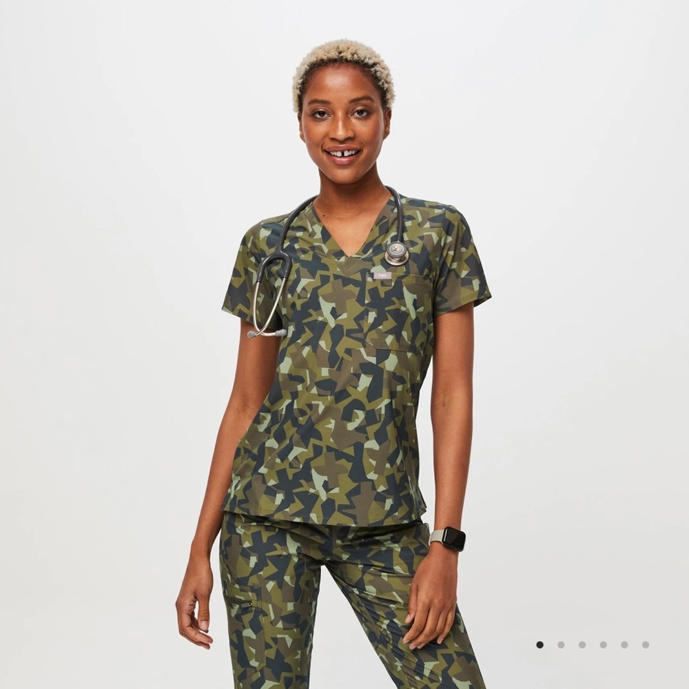 FIGS Scrubs Top in Camo Martini Olive- Brand NEW